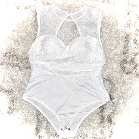 🖤HP🖤 LAST ONE!! Small Boutique White Lacy Bodysuit - Picture 8 of 16